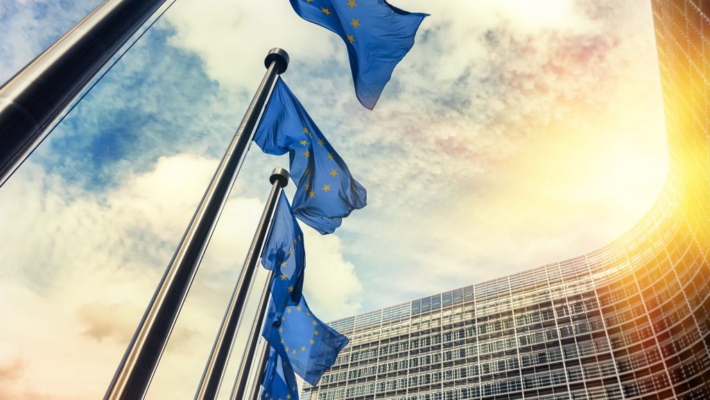 Schmuckbild Flaggen der Europäischen Union in Brüssel